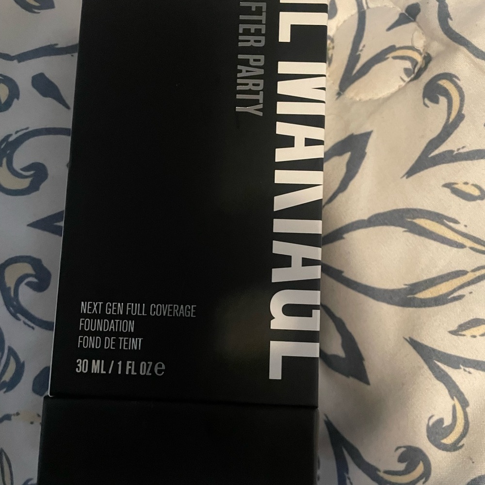 IL MIKIAGE after party foundation #55  1 fl oz